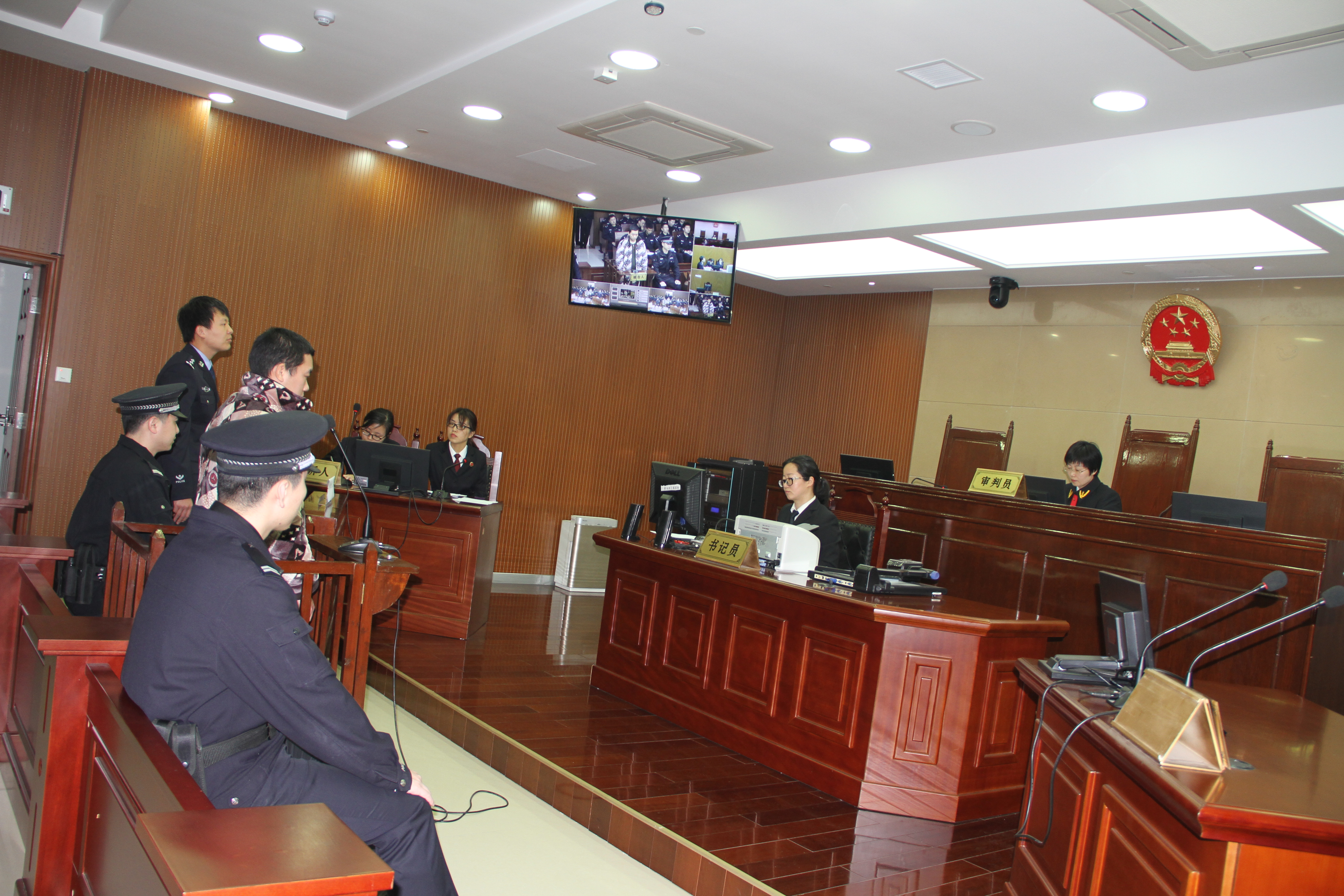 我院刑庭落实以庭审为中心诉讼制度改革