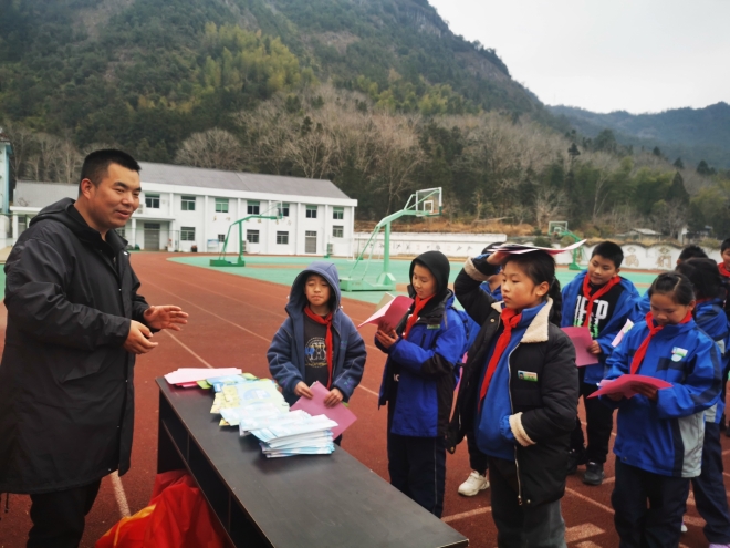 文明上网宣传活动进大若岩镇水云学校