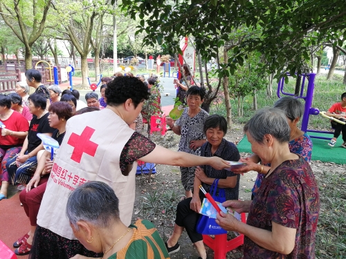 李家社区红十字会发起了以“生命之约•大爱传递”为主题的“李家社区人体器官捐献志愿登记宣传季”活动3.jpg