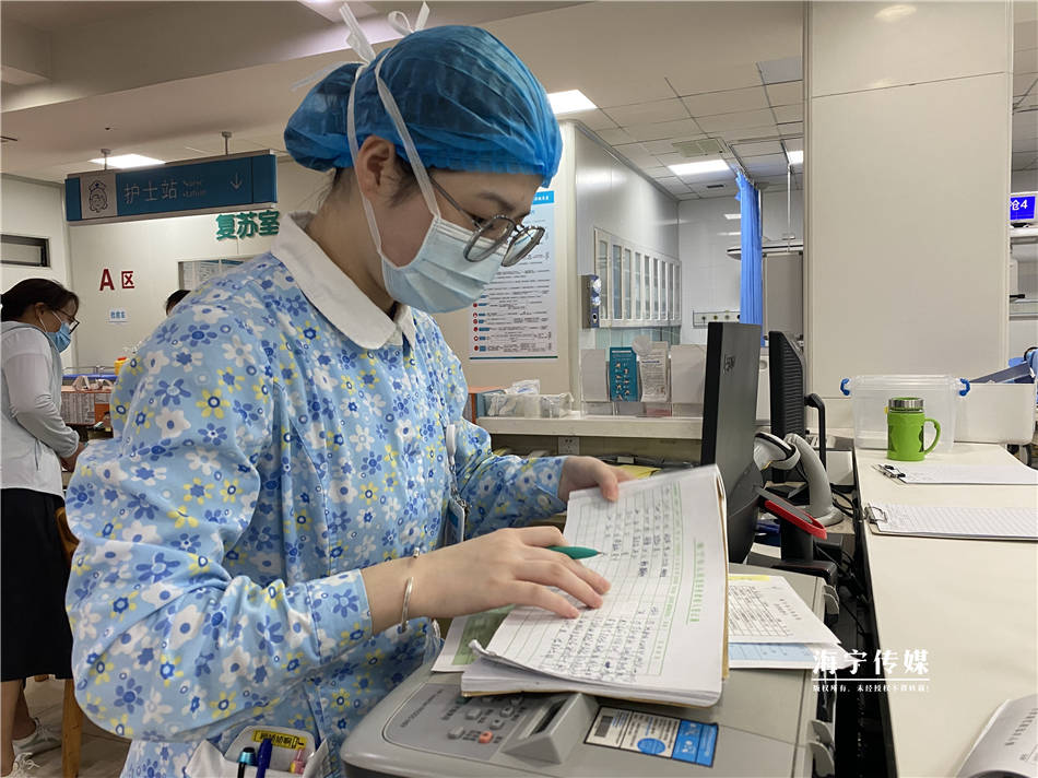 海宁一急诊科护士带娃上班遭到病人家属投诉事实竟是