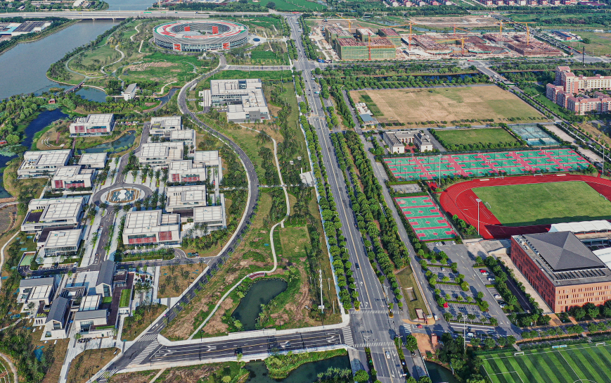 海寧鵑湖國際科技城位於海寧市區東部城市組團,規劃面積23.