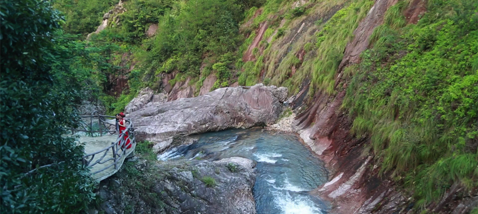 连珠潭风景区在哪图片