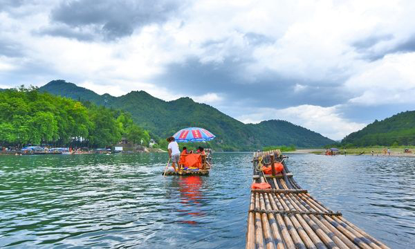 楠溪江竹筏漂流