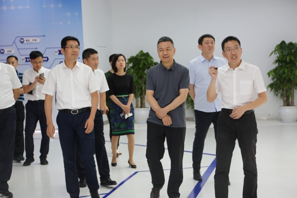 央视新闻中心考察新区集成电路产业平台