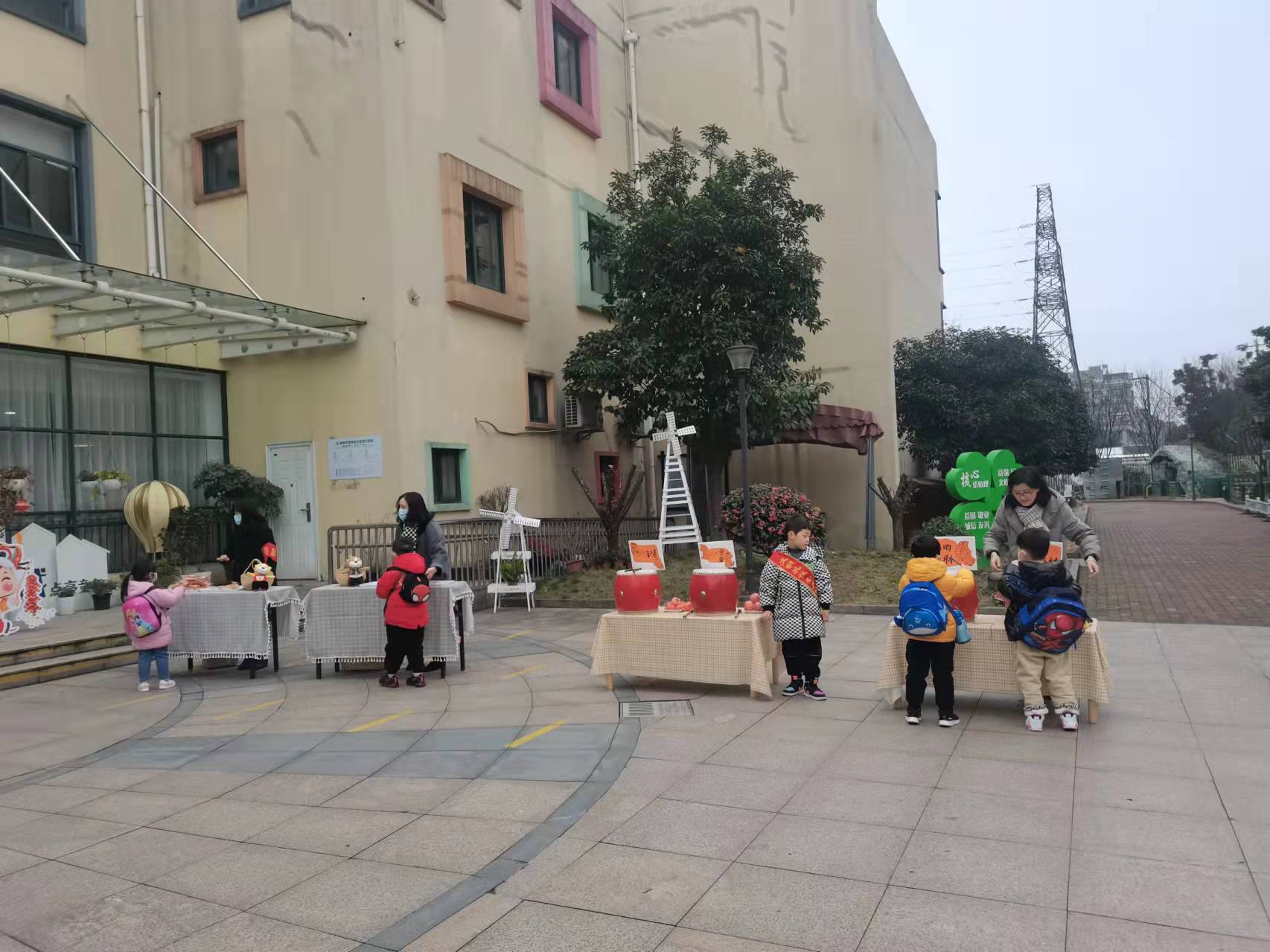 柯岩中心幼儿园孩子们返校了