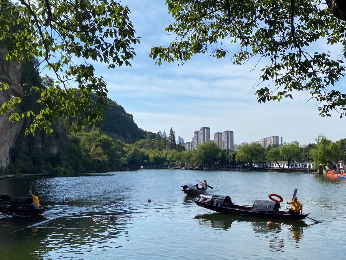 稽山秀水百船竞技迎亚运主题活动在绍兴东湖举行