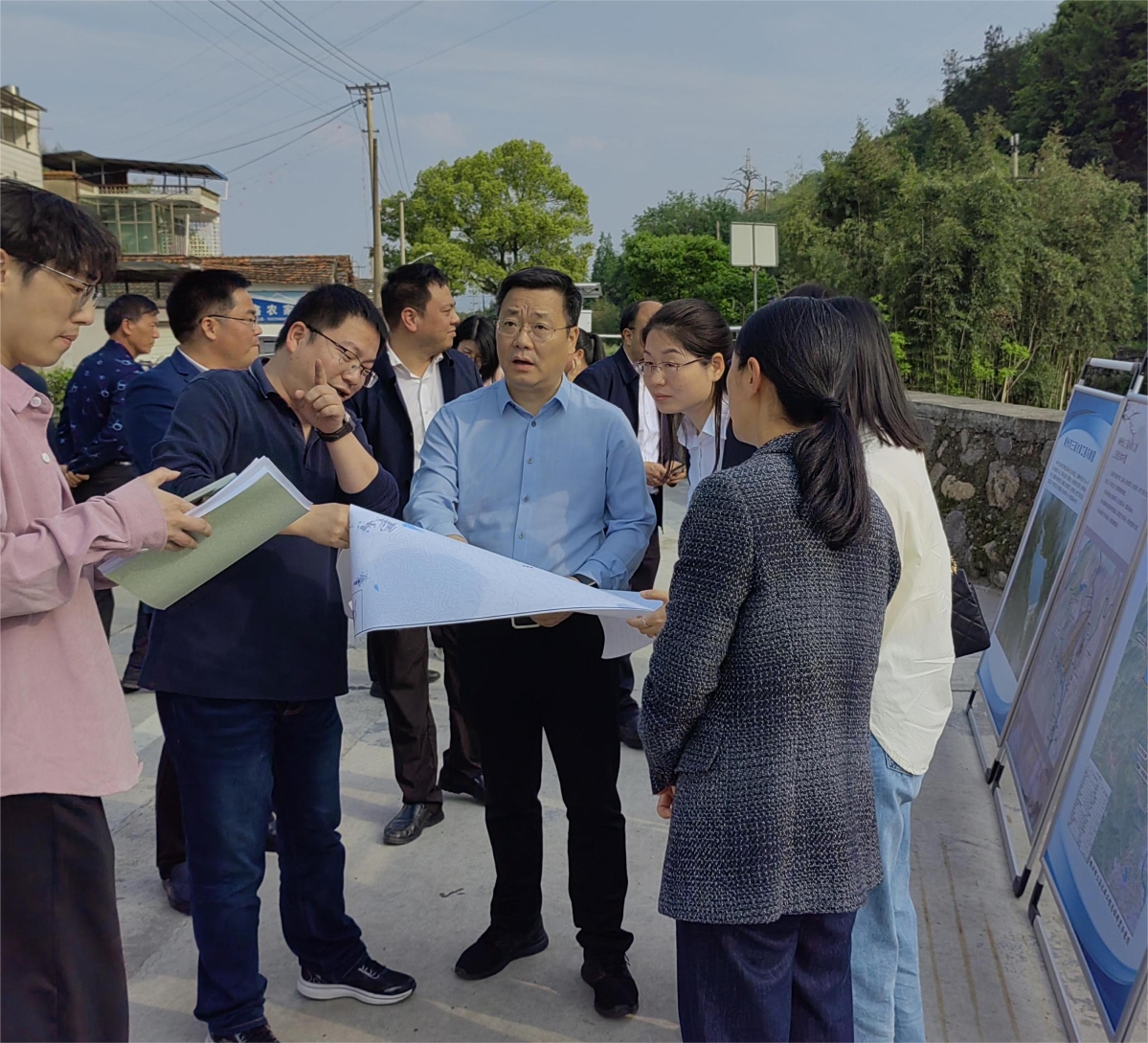 省民政厅副厅长陈平调研嵊州市三溪水库(4)、.jpg