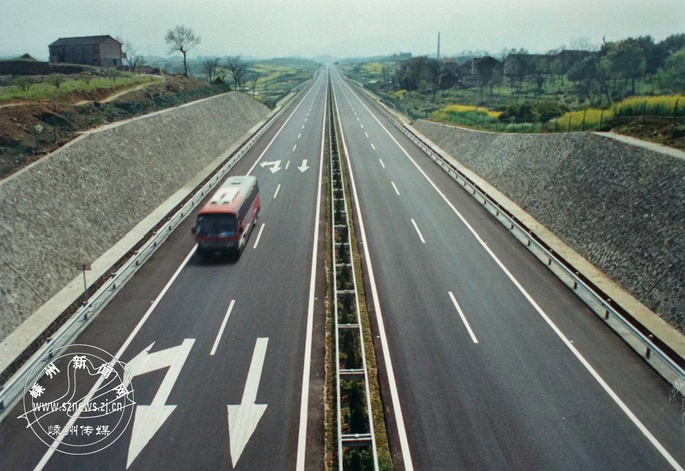 【改革开放40周年】高速公路让群众出行更便捷