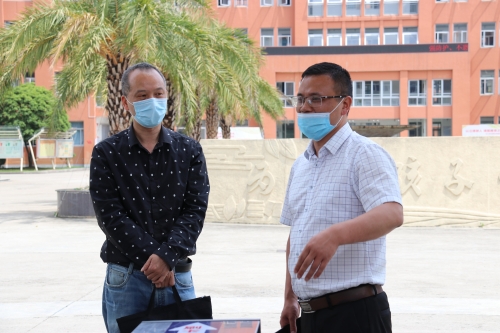 黄岩区纪委派驻第四纪检监察组到黄岩澄江中学检查指导工作