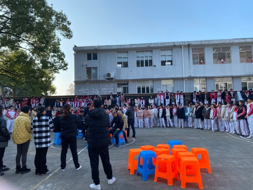 黄岩灵石初级中学开展教职工趣味活动喜迎元旦