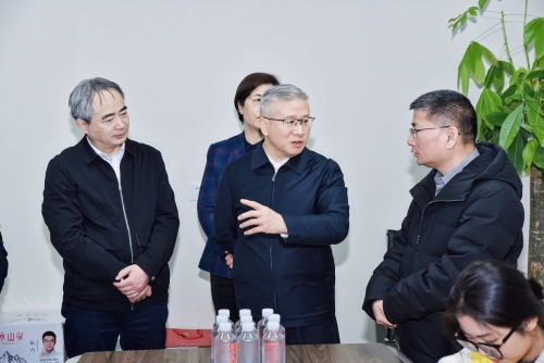 省委常委常务副省长徐文光视察