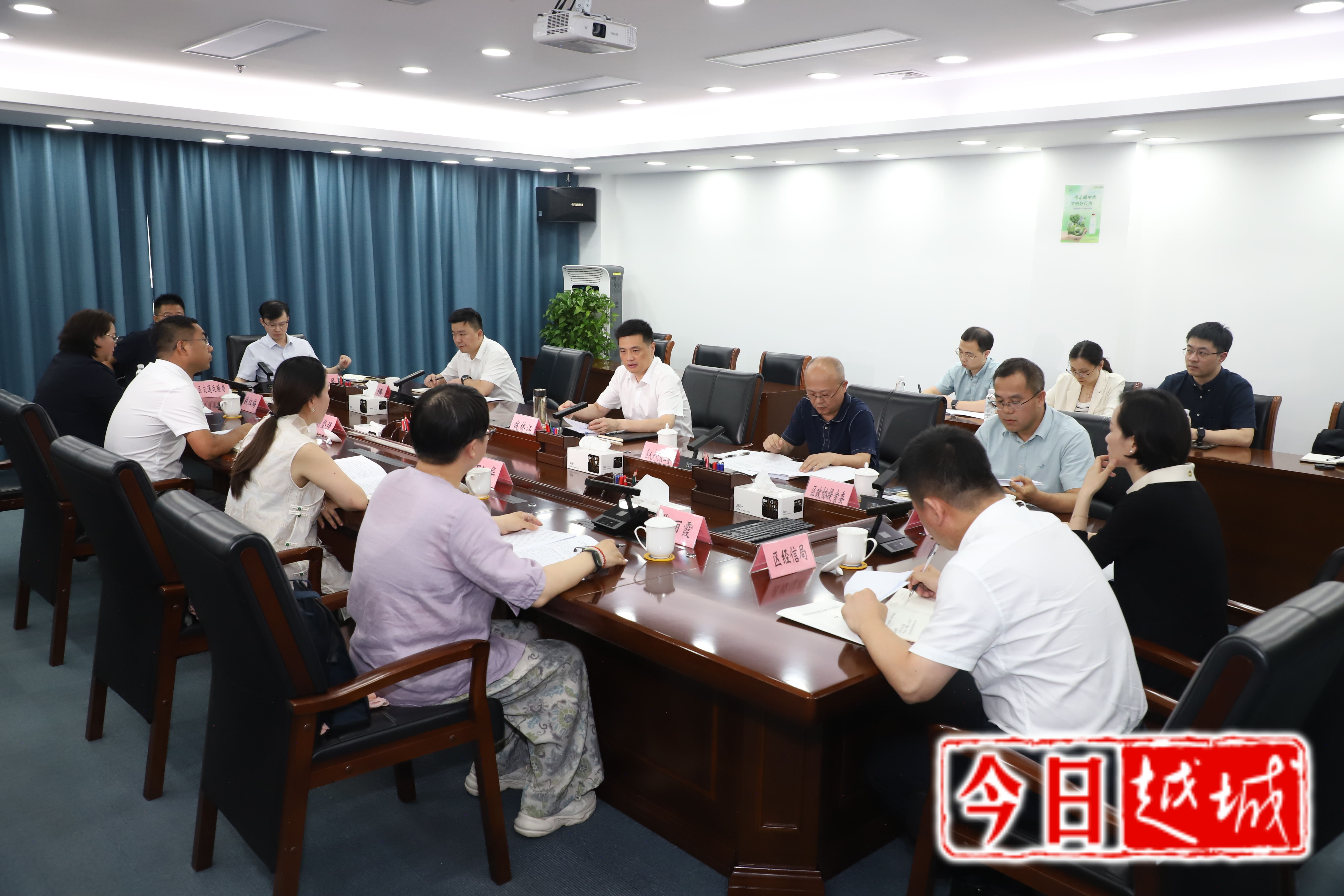 8c51bfc99deb53ef883fde16ec3d8c6.jpg