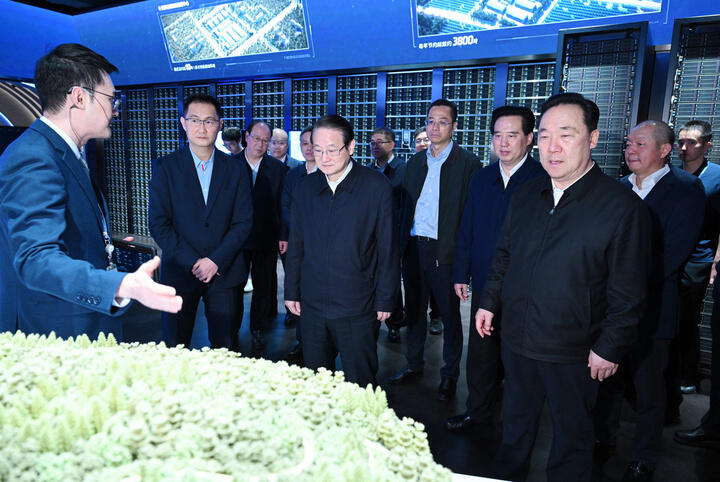 3 月23日，浙江省党政代表团在深圳市学习考察。.jpg