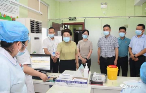 高质高效接种筑牢防疫屏障丨天台县领导慰问疫苗接种医务工作者