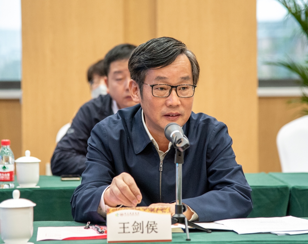 在签约仪式上,王剑侯对补充协议在协商酝酿过程中四方体现的大局意识