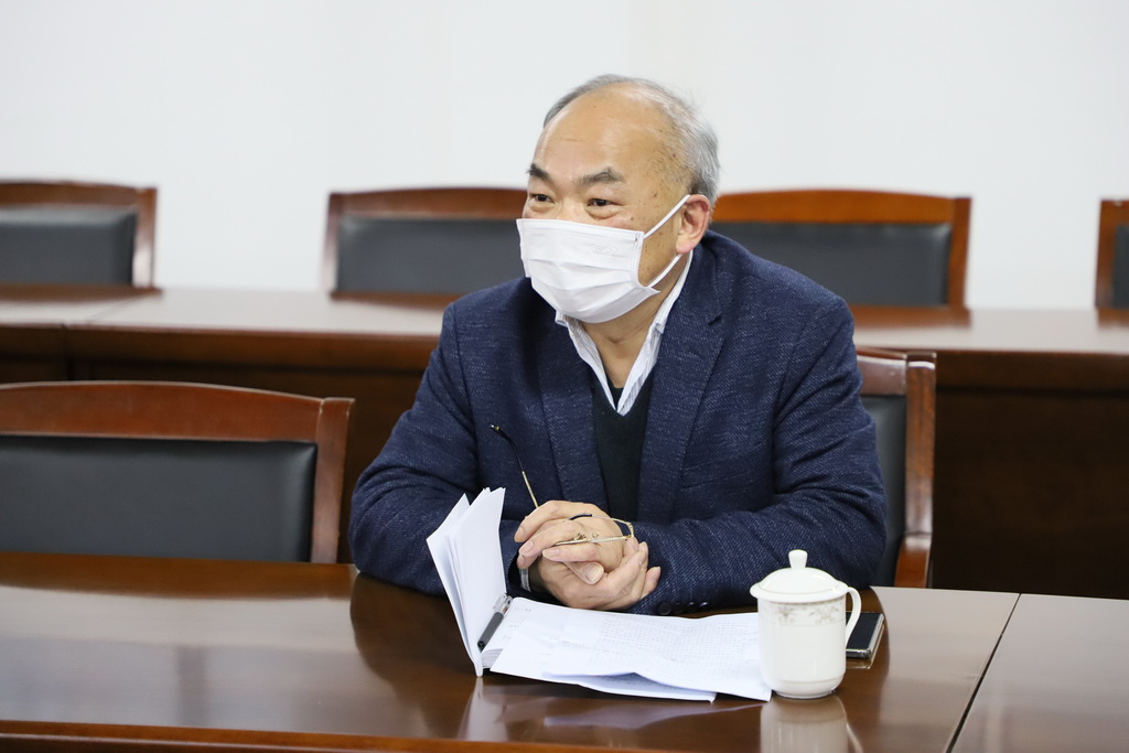 县委书记管文新一行到天台中学检查疫情防控线上教学和开学准备工作