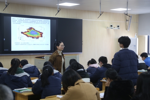 市高三地理复习课例评析与名师工作室活动在慈吉中学举行