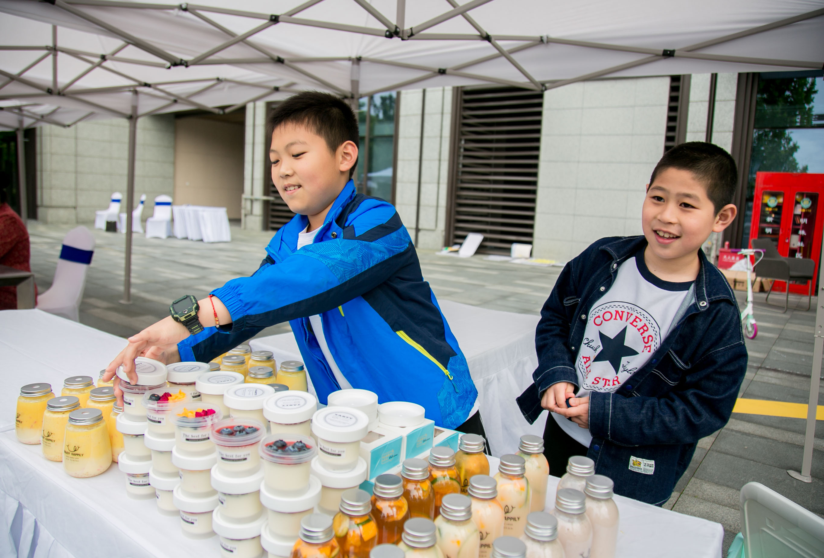 明珠社区逸树园开展欢乐无限玩转生活欢乐集市活动