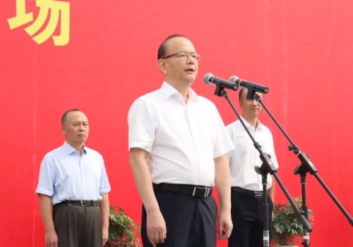 台州湾新区党工委委员,管委会副主任陈荣东介绍台州湾新区首次集中