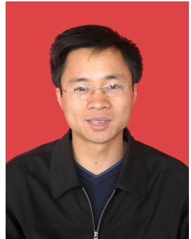 大学哲学学士学位,现任义乌市北苑街道党工委委员,纪工委书记,监察办