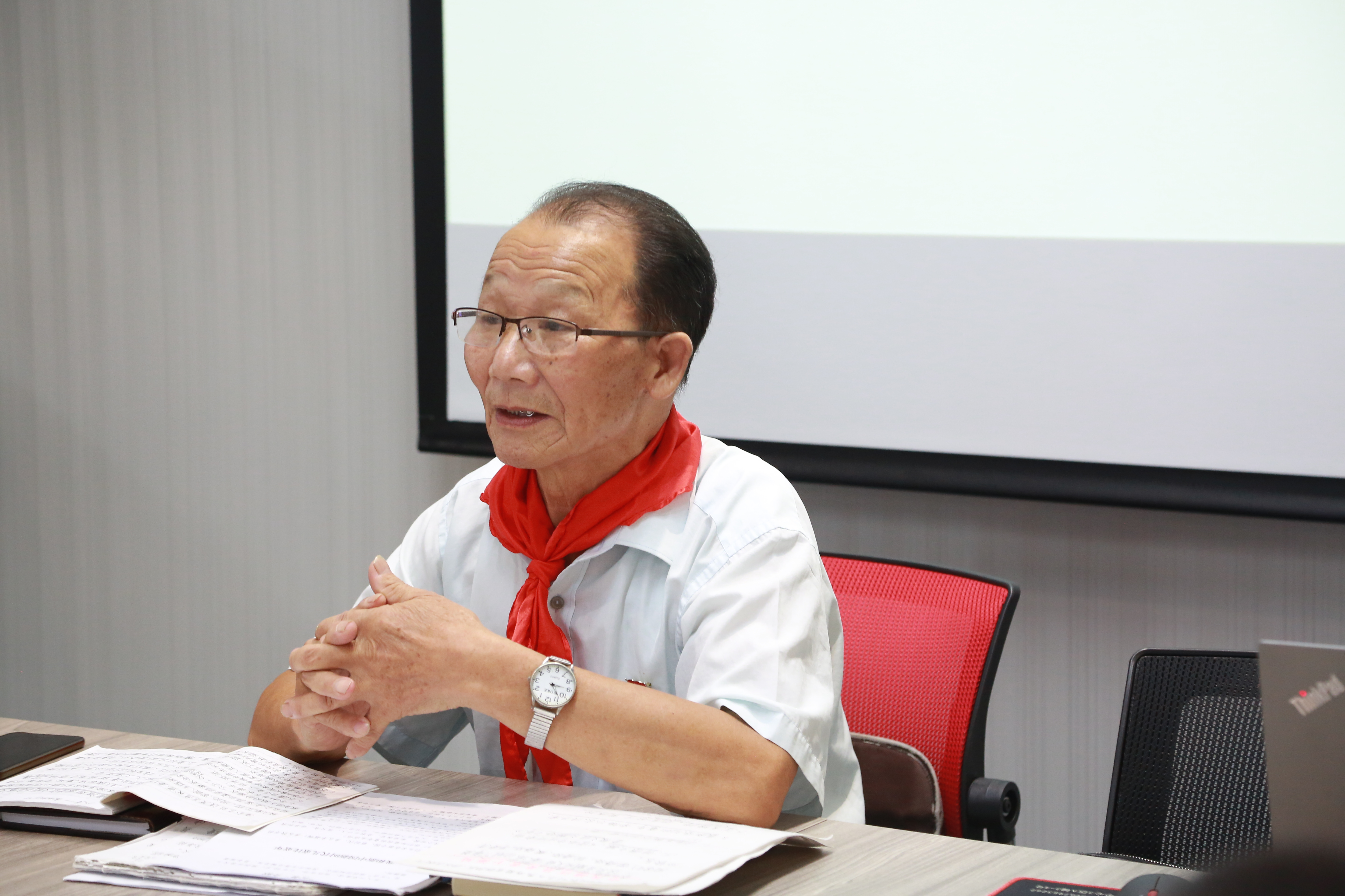 知识的力量:开展主题为"我的书屋我的梦"阅读分享活动;邀请堂头中学