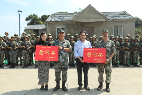 市领导慰问73132部队外训官兵
