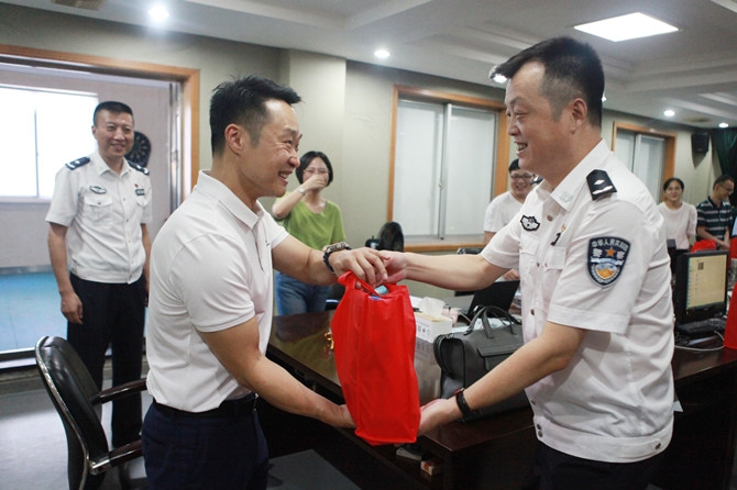 宣业靖到专班开展战时慰问