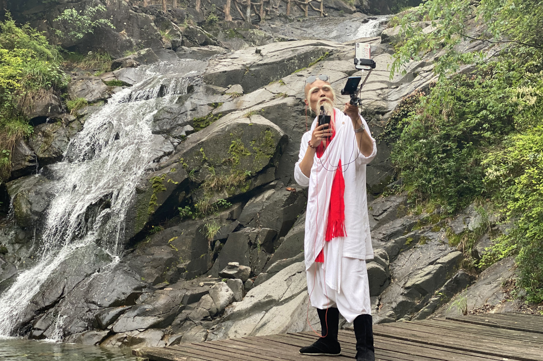 80后主播张三封回乡吆喝磐安山水