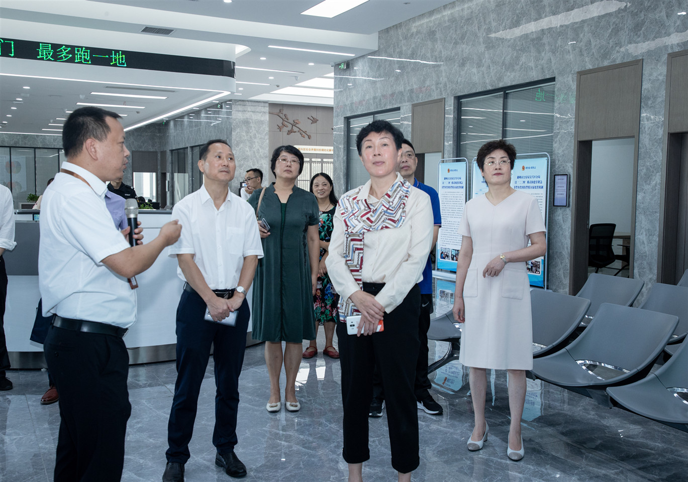 市委常委,宣传部长范庆瑜率队检查验收吴兴区"七五"普法工作