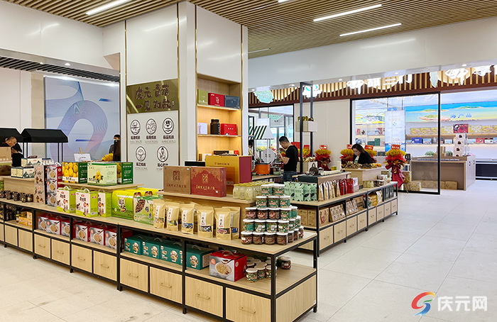 副县长李颖参加开馆