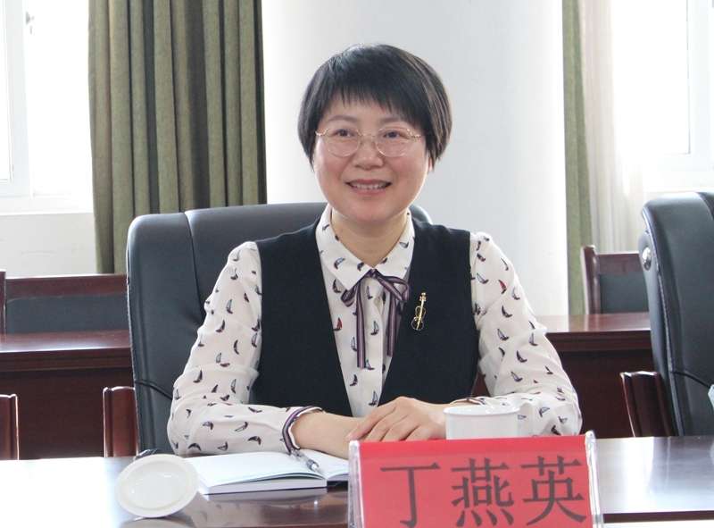 德清县教育局党委书记局长丁燕英一行来缙考察交流