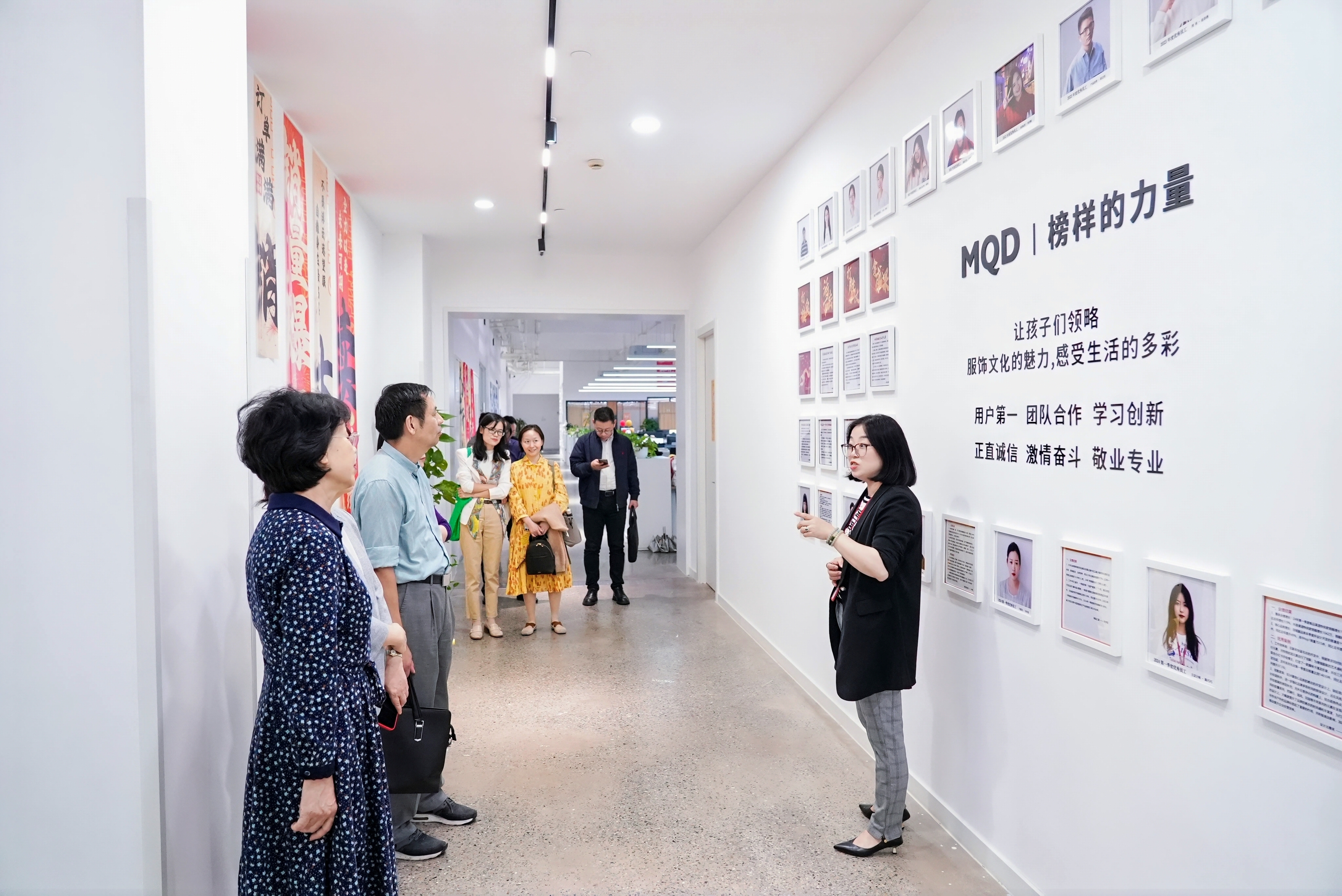 宁波市鄞州区宁波市关工委调研鄞州区民企关工委工作