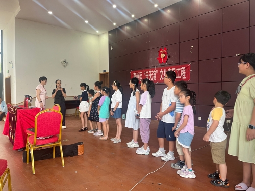 2025。7。9祖孙共赏非遗韵 假日课堂传文脉.jpg