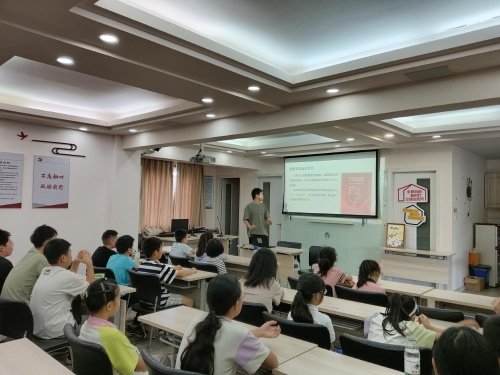 2025。7。8社区暑期第一课干货满满，垃圾分类、反诈、交通安全齐上阵 2.jpeg